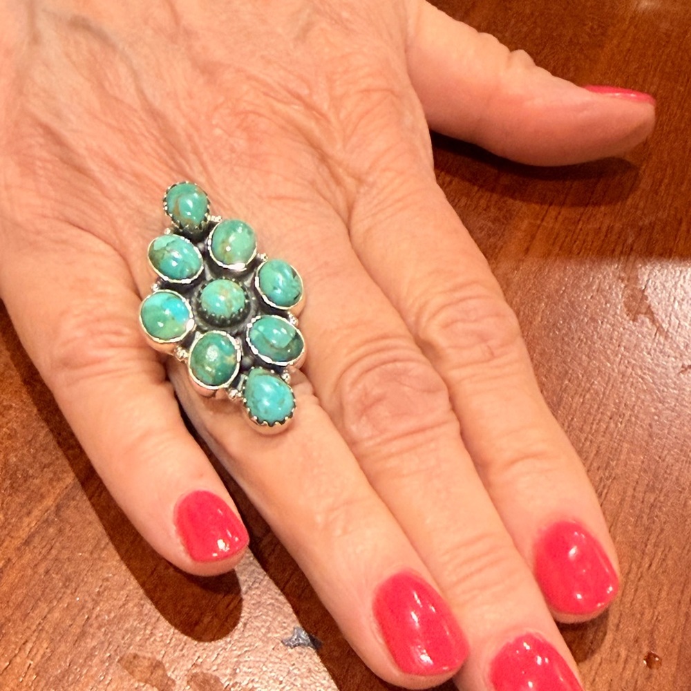 Kingman Turquoise Multi stone ring
.925 Sterling Silver - Picture 8 of 8